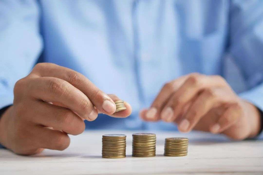 冰火新消費(fèi)：誰(shuí)已退場(chǎng)？誰(shuí)還在砸錢(qián)？